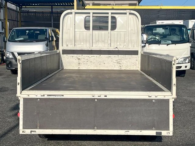 Hino DUTRO 8