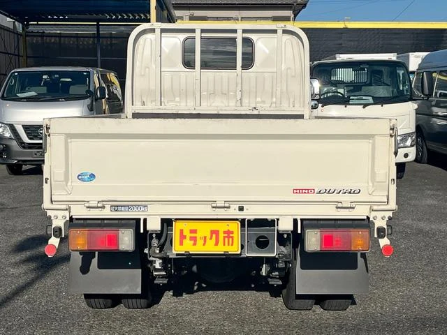 Hino DUTRO 6