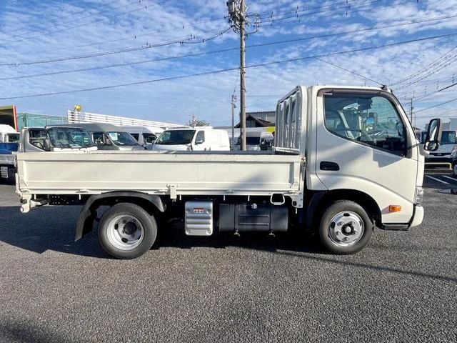 Hino DUTRO 5