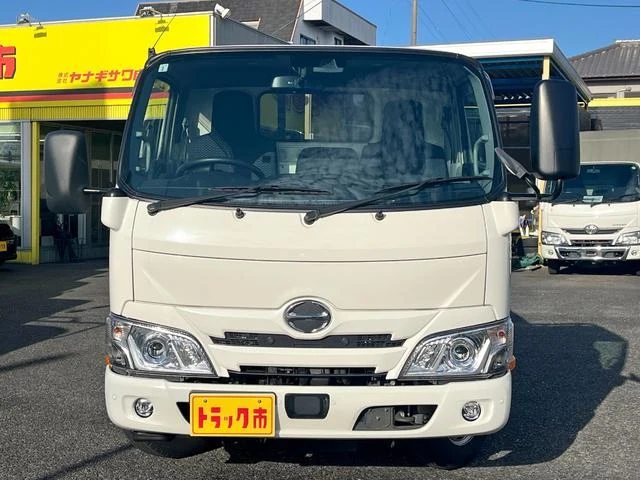 Hino DUTRO 3