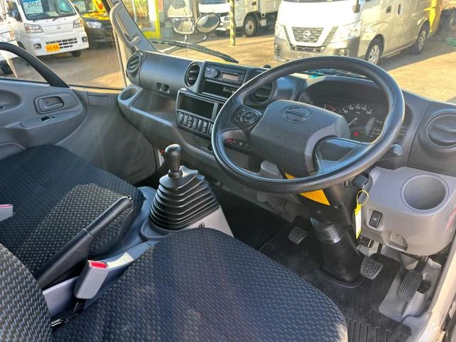 Hino DUTRO 15