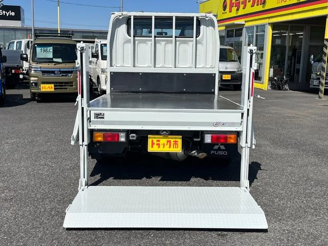 Mitsubishi Fuso CANTER 9
