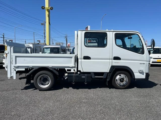 Mitsubishi Fuso CANTER 4