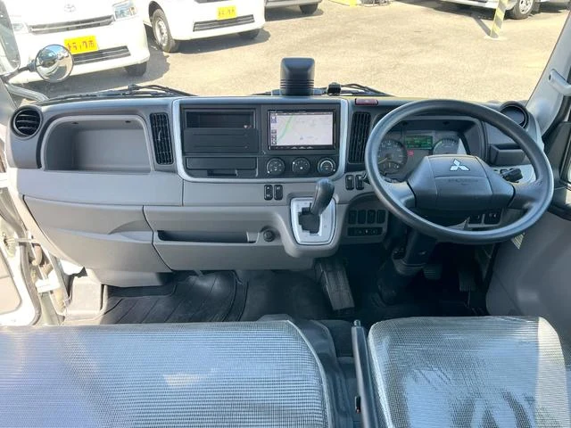 Mitsubishi Fuso CANTER 15