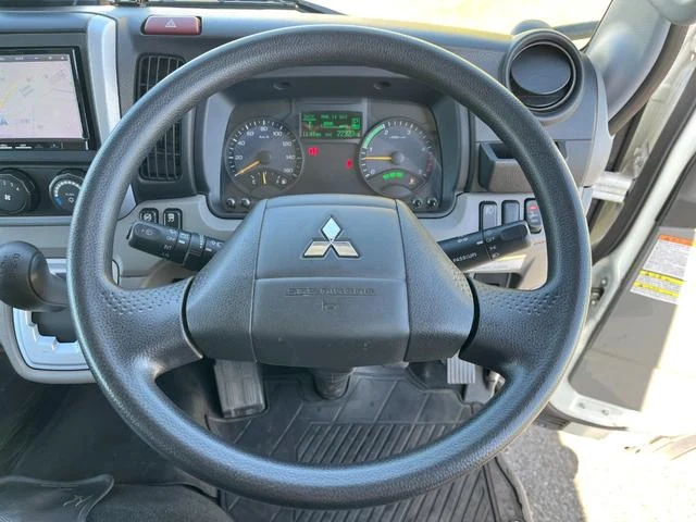 Mitsubishi Fuso CANTER 18