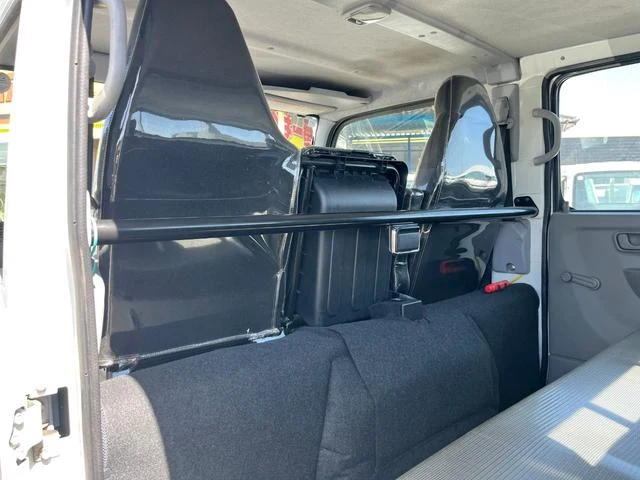 Mitsubishi Fuso CANTER 30