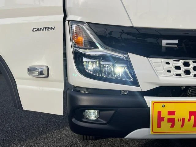 Mitsubishi Fuso CANTER 26