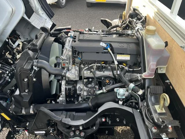 Mitsubishi Fuso CANTER 30