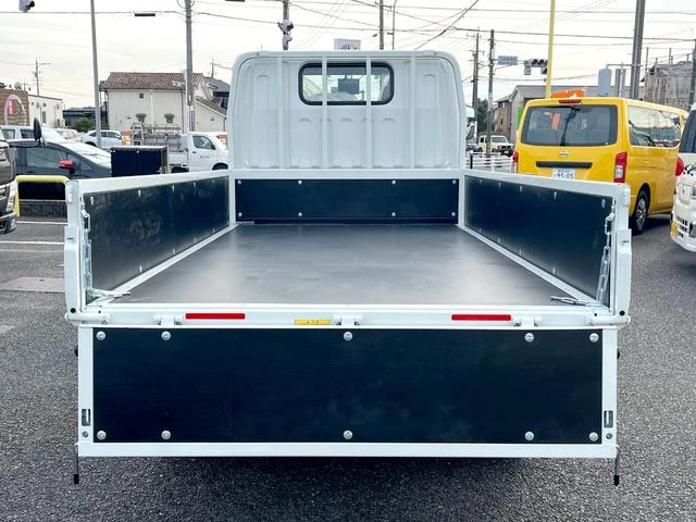 Mitsubishi Fuso CANTER 6