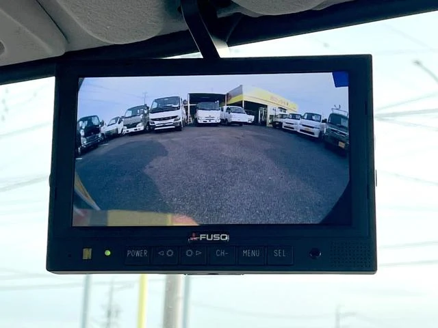 Mitsubishi Fuso CANTER 23