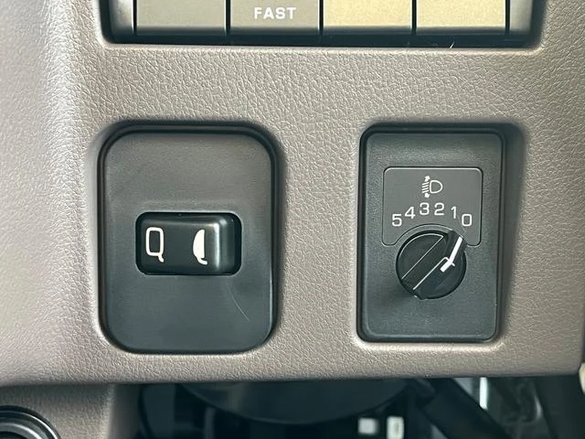 Mitsubishi Fuso CANTER 25