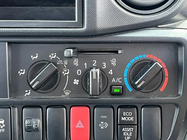 Hino DUTRO 19
