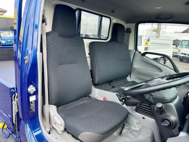 Hino DUTRO 13