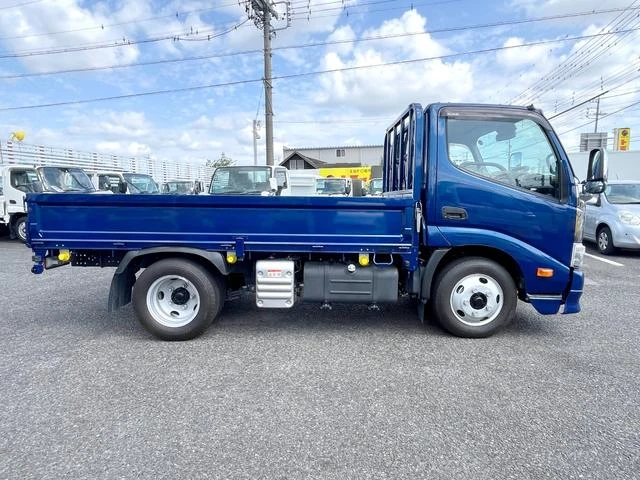 Hino DUTRO 3