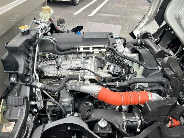 Mitsubishi Fuso CANTER 32