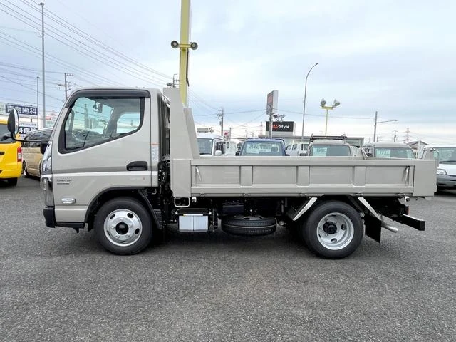 Mitsubishi Fuso CANTER 3
