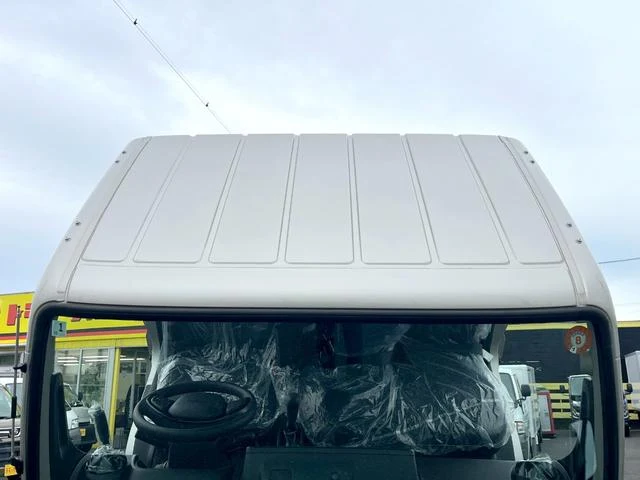 Mitsubishi Fuso CANTER 30