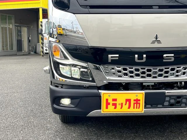 Mitsubishi Fuso CANTER 26