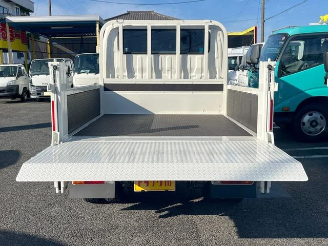 Hino DUTRO 5