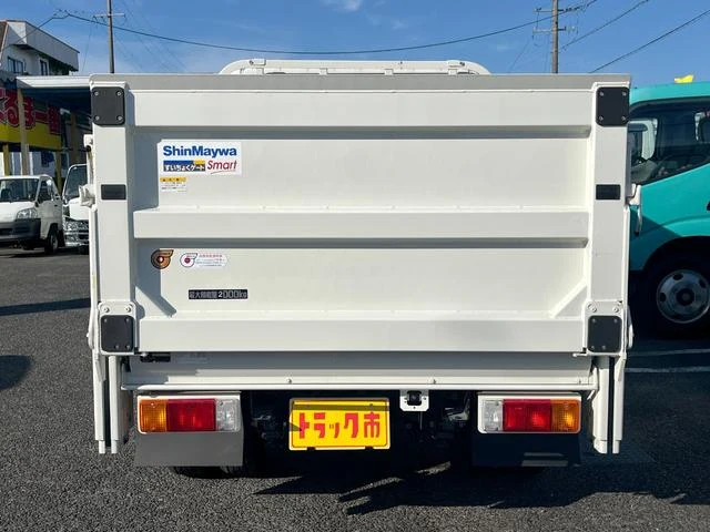 Hino DUTRO 4