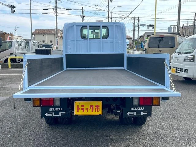 Isuzu ELF 6