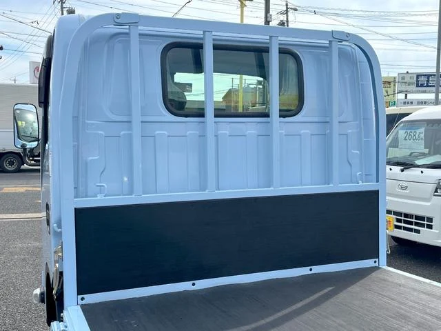 Isuzu ELF 11