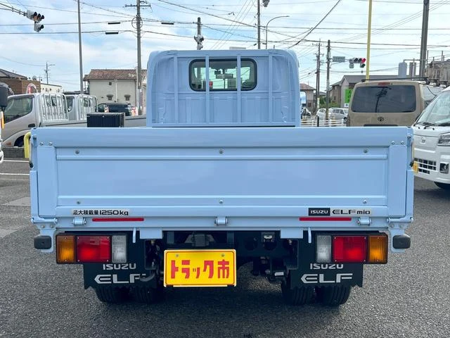 Isuzu ELF 5