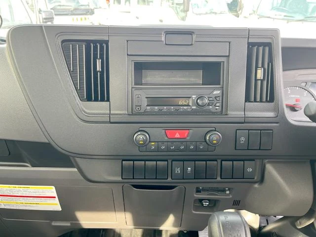 Isuzu ELF 18