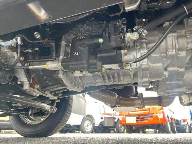Isuzu ELF 32
