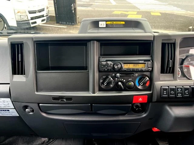 Isuzu ELF 18