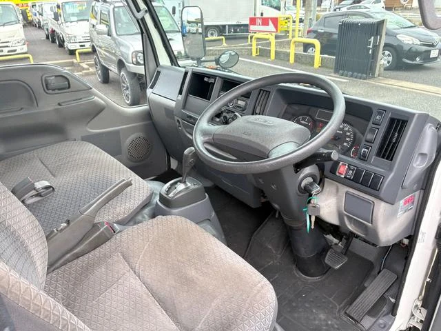 Isuzu ELF 13