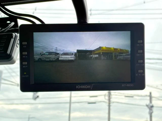 Isuzu ELF 20