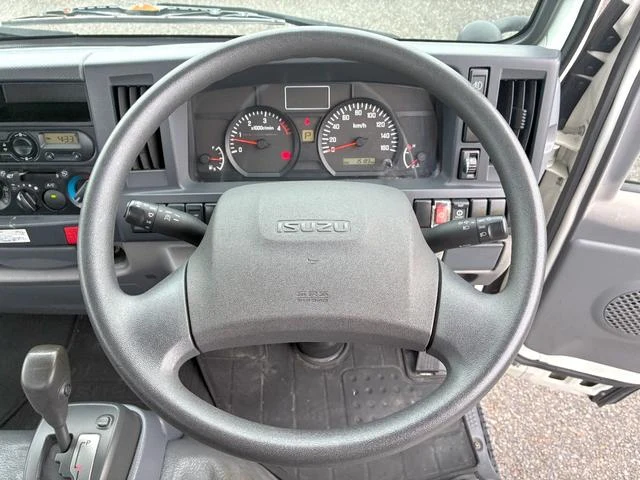 Isuzu ELF 15