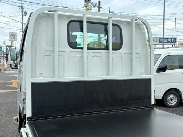Isuzu ELF 11