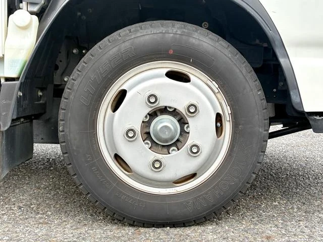 Isuzu ELF 36