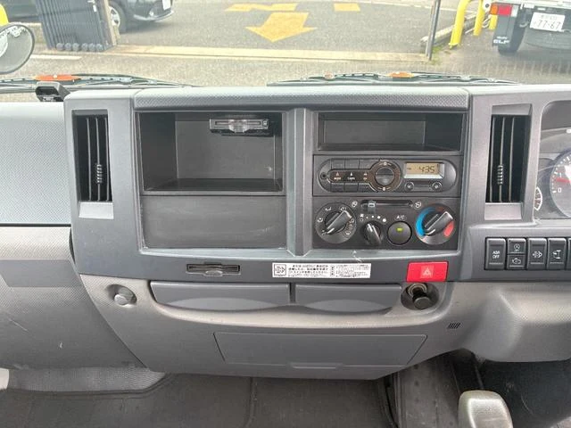 Isuzu ELF 17