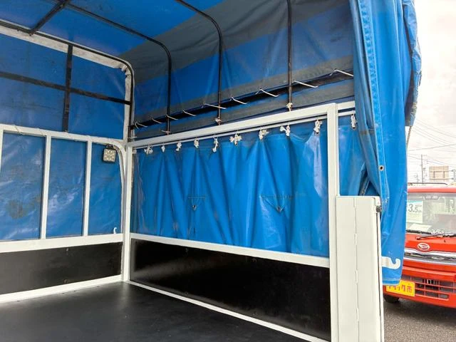 Mitsubishi Fuso CANTER 11