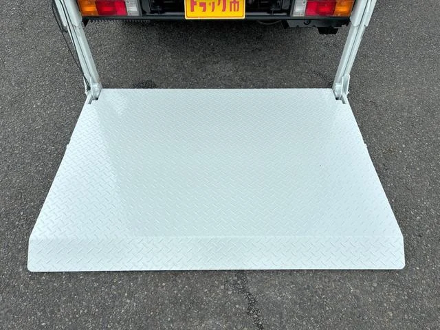 Mitsubishi Fuso CANTER 8