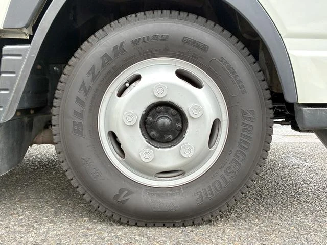 Mitsubishi Fuso CANTER 47