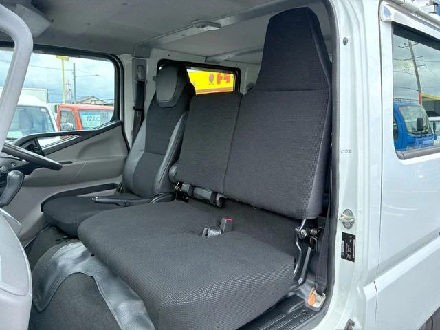Mitsubishi Fuso CANTER 23