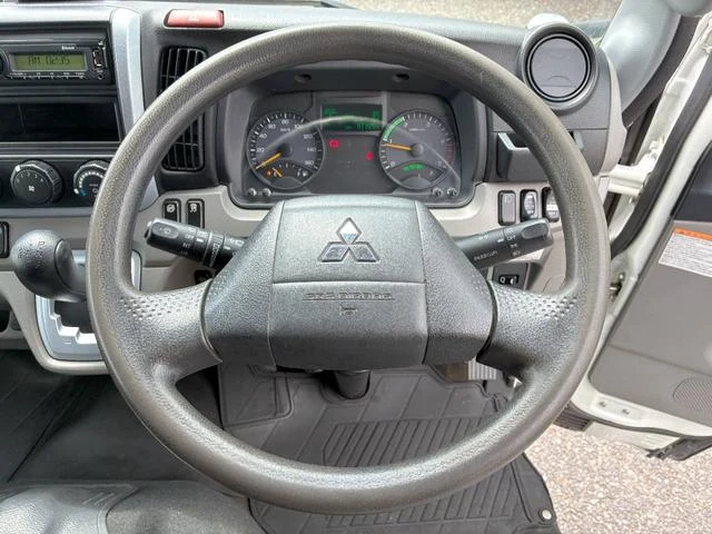 Mitsubishi Fuso CANTER 24