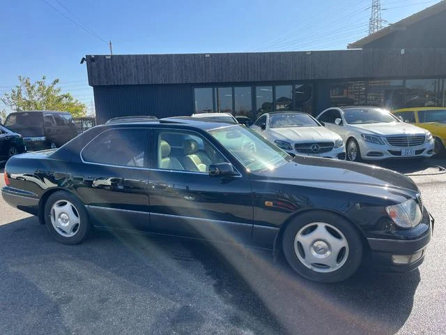 AMERICA LEXUS LS400 9