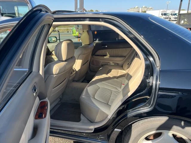 AMERICA LEXUS LS400 18