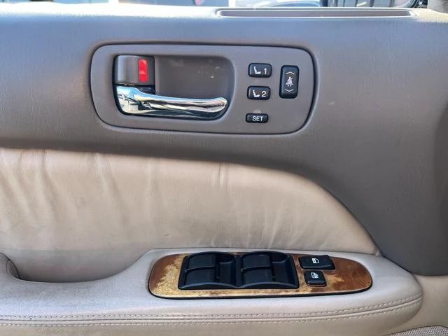 AMERICA LEXUS LS400 27