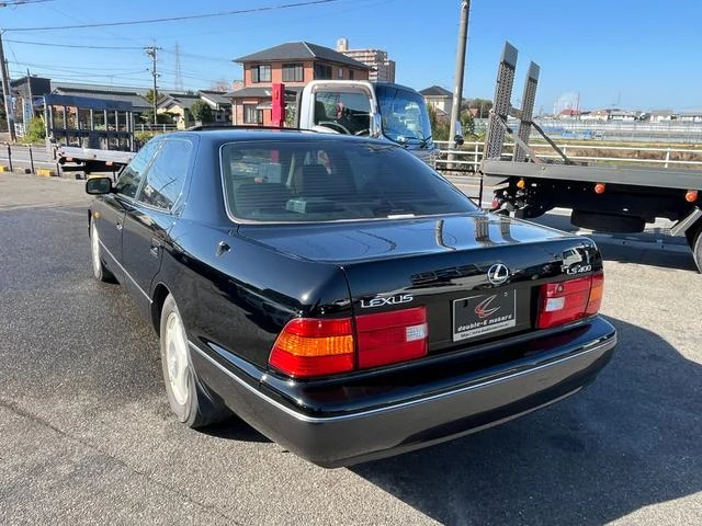 AMERICA LEXUS LS400 6