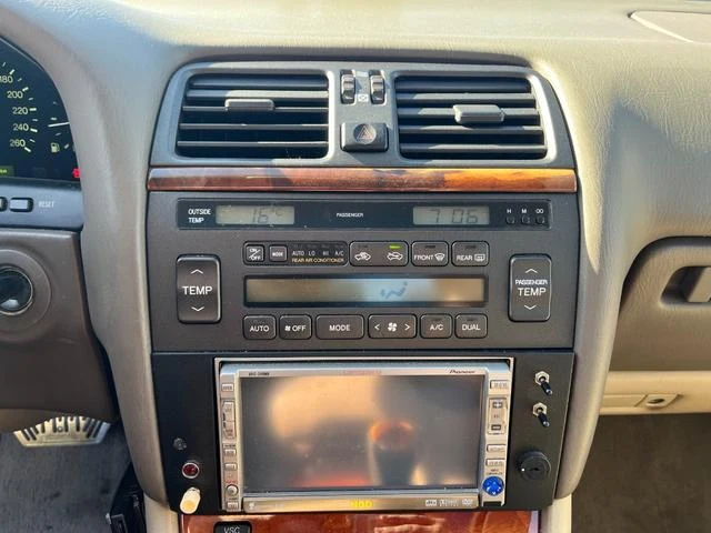 AMERICA LEXUS LS400 34