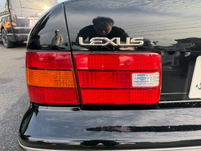 AMERICA LEXUS LS400 19