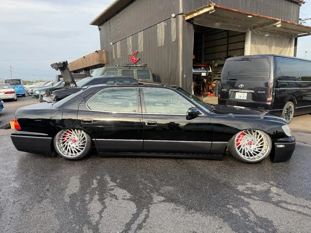AMERICA LEXUS LS400 16