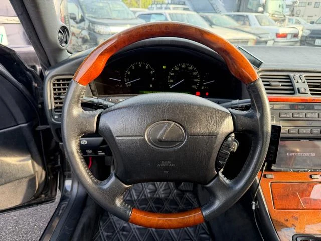 AMERICA LEXUS LS400 36