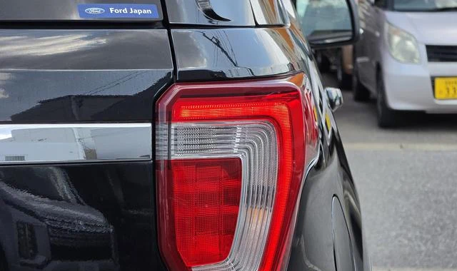 Ford EXPLORER 34